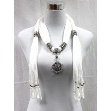 WHITE CRYSTAL NECKLACE SCARF